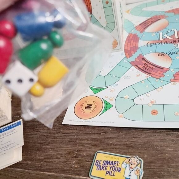 Vintage 80s Klotrix (Potassium Chloride ) Trivia Game Mead Johnson - Picture 15 of 15